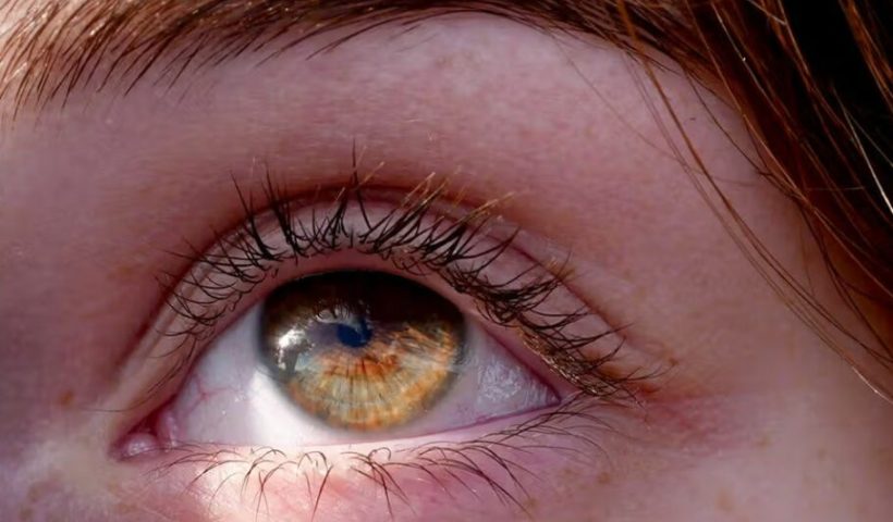 تغییری مخفی در چشمان شما می‌تواند اولین علامت کاهش شنوایی باشد